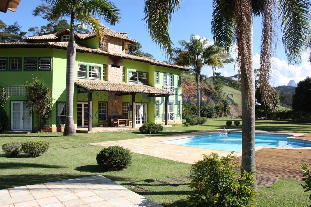 Um paraíso na serra Casa em Condomínio Pedro do Rio, Petrópolis RJ