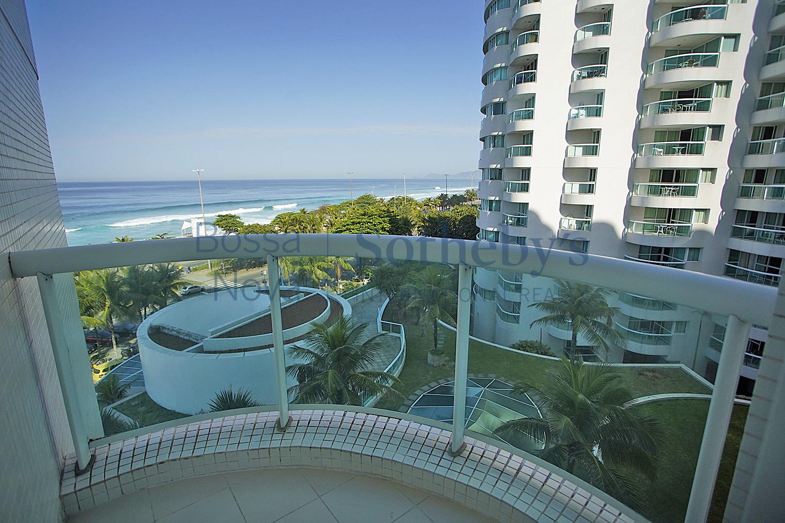 Barra da Tijuca Apartamento com terraço e vista para o mar Flat